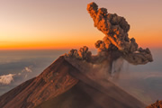 南北グアテマラ縦断 密林に眠るマヤ遺跡と火山群展望トレッキング